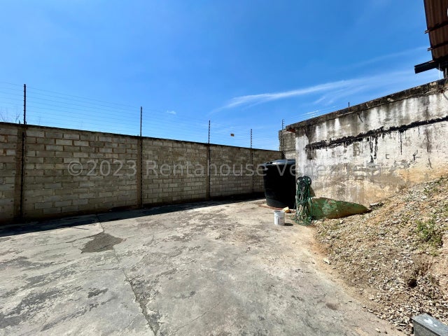 De oportunidad Galpon Comercial en venta ubicado en zona industrial carabobo codigo 24-11132 ELOISA MEJIA