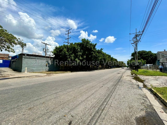 De oportunidad Galpon Comercial en venta ubicado en zona industrial carabobo codigo 24-11132 ELOISA MEJIA