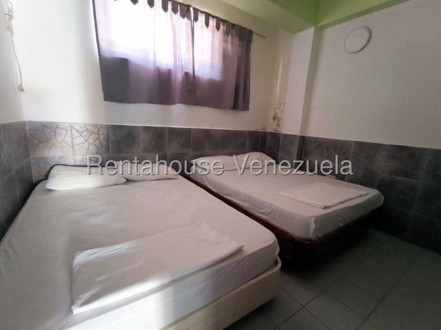 Complejo turistico en venta ubicado en Playa Sur Tucacas 26-16978
