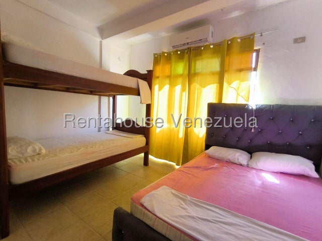 Complejo turistico en venta ubicado en Playa Sur Tucacas 26-16978