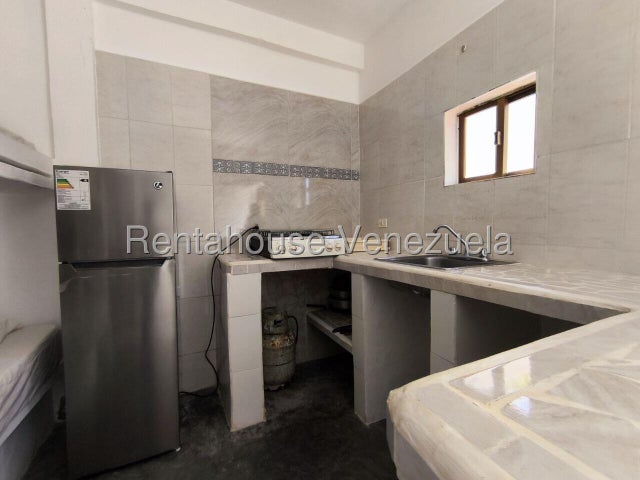 Complejo turistico en venta ubicado en Playa Sur Tucacas 26-16978