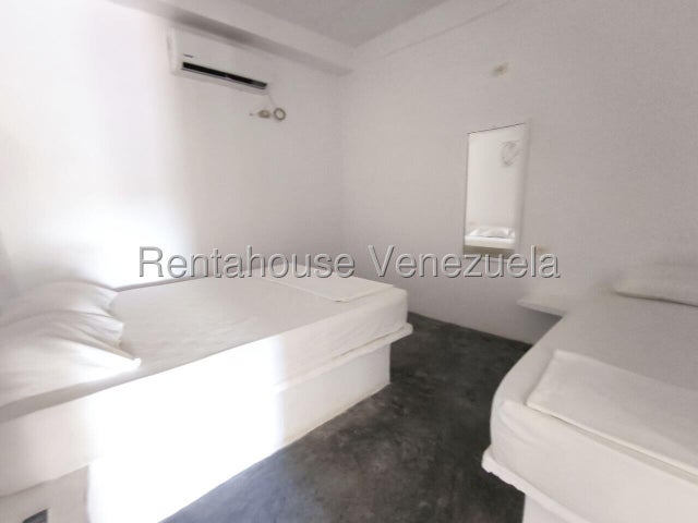 Complejo turistico en venta ubicado en Playa Sur Tucacas 26-16978