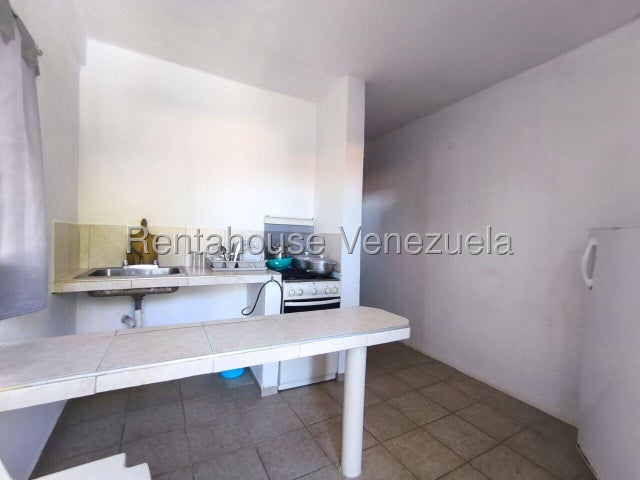 Complejo turistico en venta ubicado en Playa Sur Tucacas 26-16978