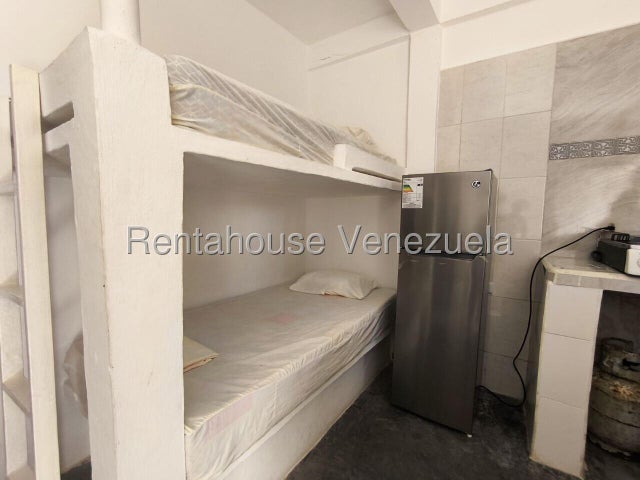 Complejo turistico en venta ubicado en Playa Sur Tucacas 26-16978
