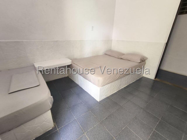 Complejo turistico en venta ubicado en Playa Sur Tucacas 26-16978