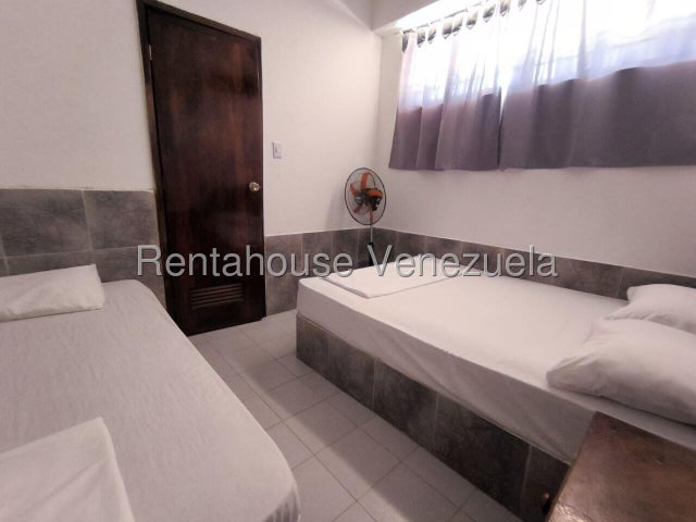 Complejo turistico en venta ubicado en Playa Sur Tucacas 26-16978
