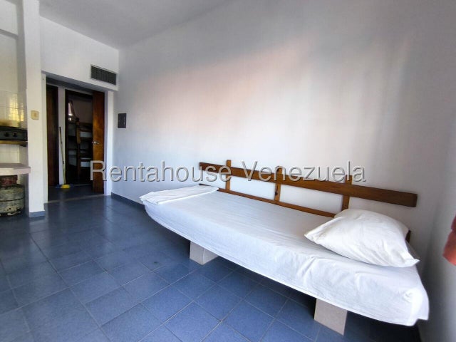 Complejo turistico en venta ubicado en Playa Sur Tucacas 26-16978