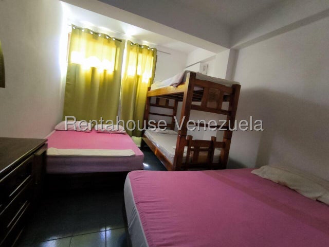 Complejo turistico en venta ubicado en Playa Sur Tucacas 26-16978