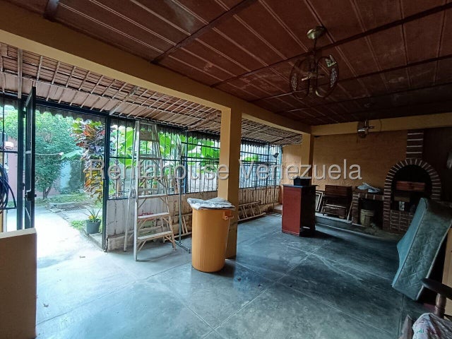Comoda Csa en venta  en La Campiña Naguanagua Carabobo 26-16097