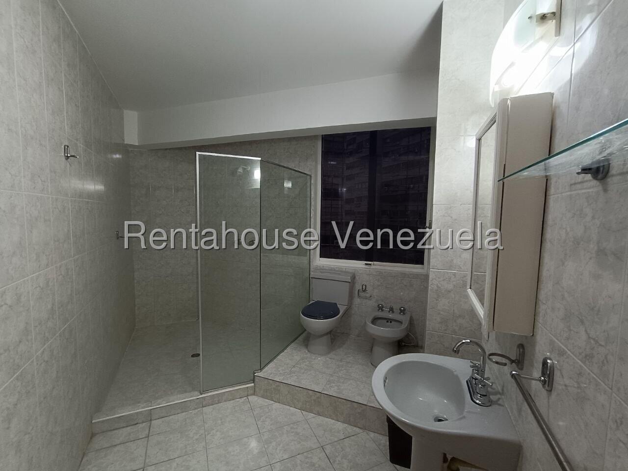 Penthouse en alquiler frente al centro comercial Sambil en Naguanagua Carabobo con Planta Electrica y Pozo de Agua Penthouse 