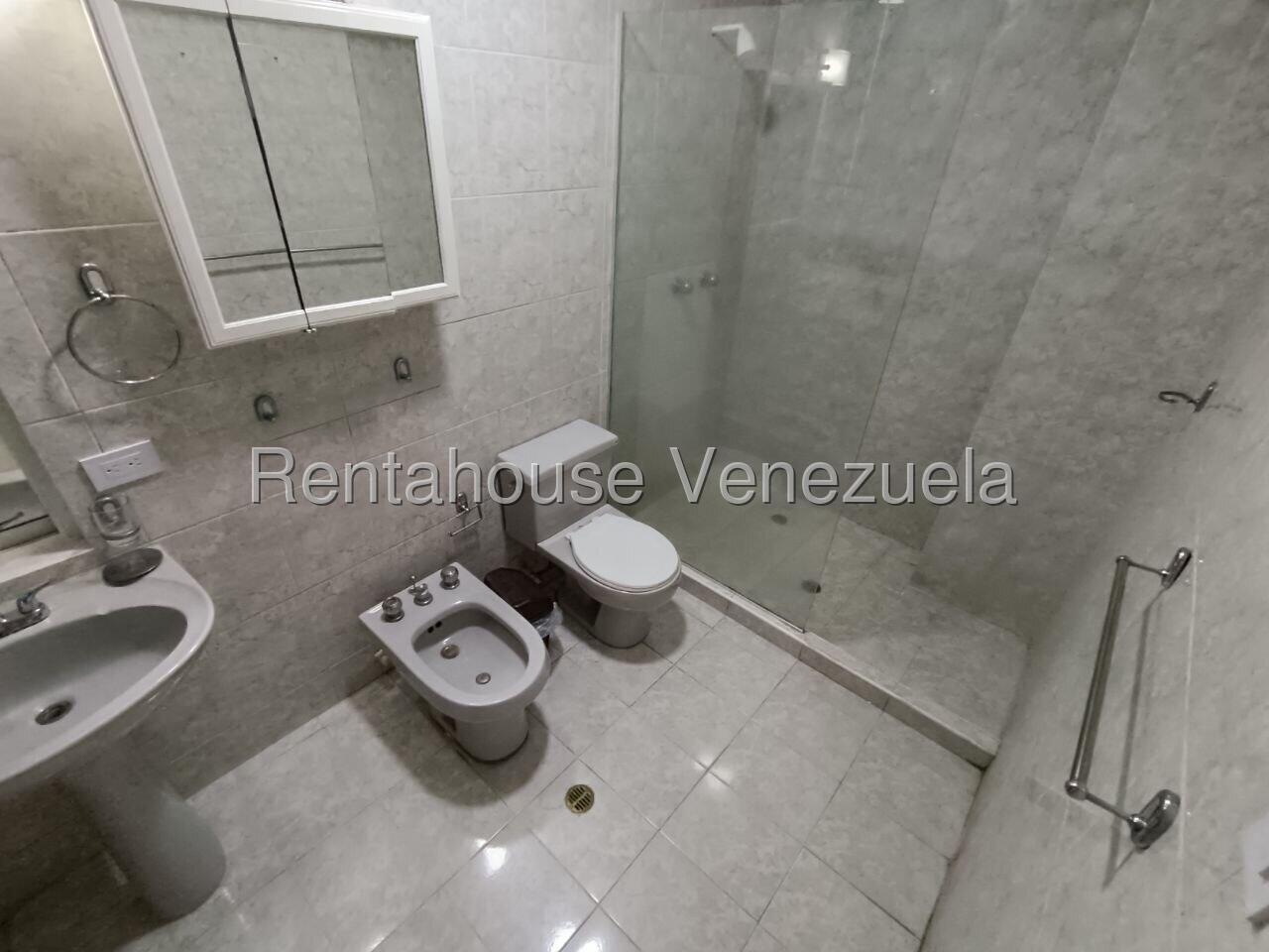 Penthouse en alquiler frente al centro comercial Sambil en Naguanagua Carabobo con Planta Electrica y Pozo de Agua Penthouse 