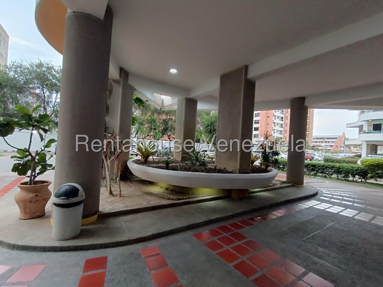 Penthouse en alquiler frente al centro comercial Sambil en Naguanagua Carabobo con Planta Electrica y Pozo de Agua Penthouse 