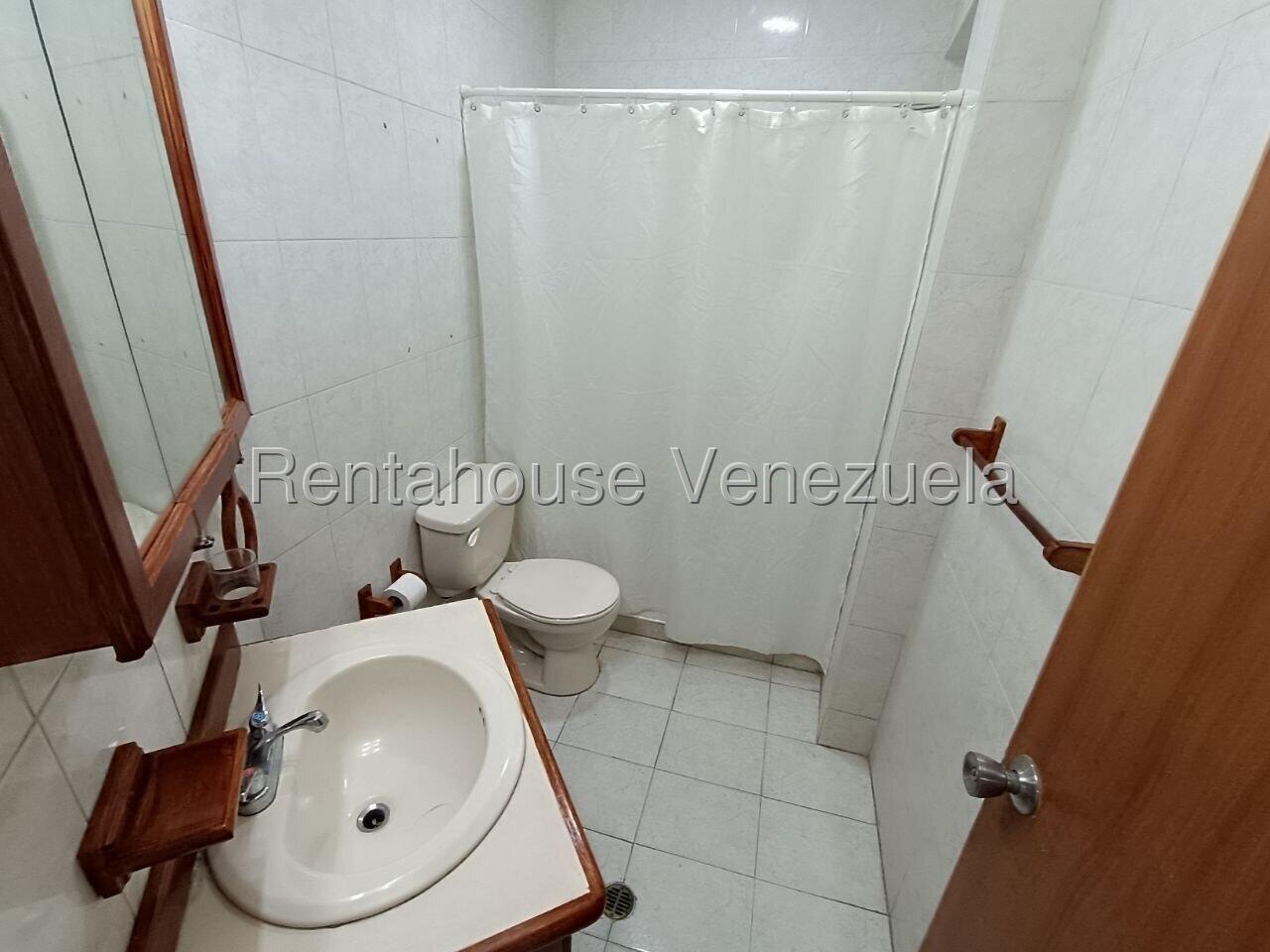 Penthouse en alquiler frente al centro comercial Sambil en Naguanagua Carabobo con Planta Electrica y Pozo de Agua Penthouse 