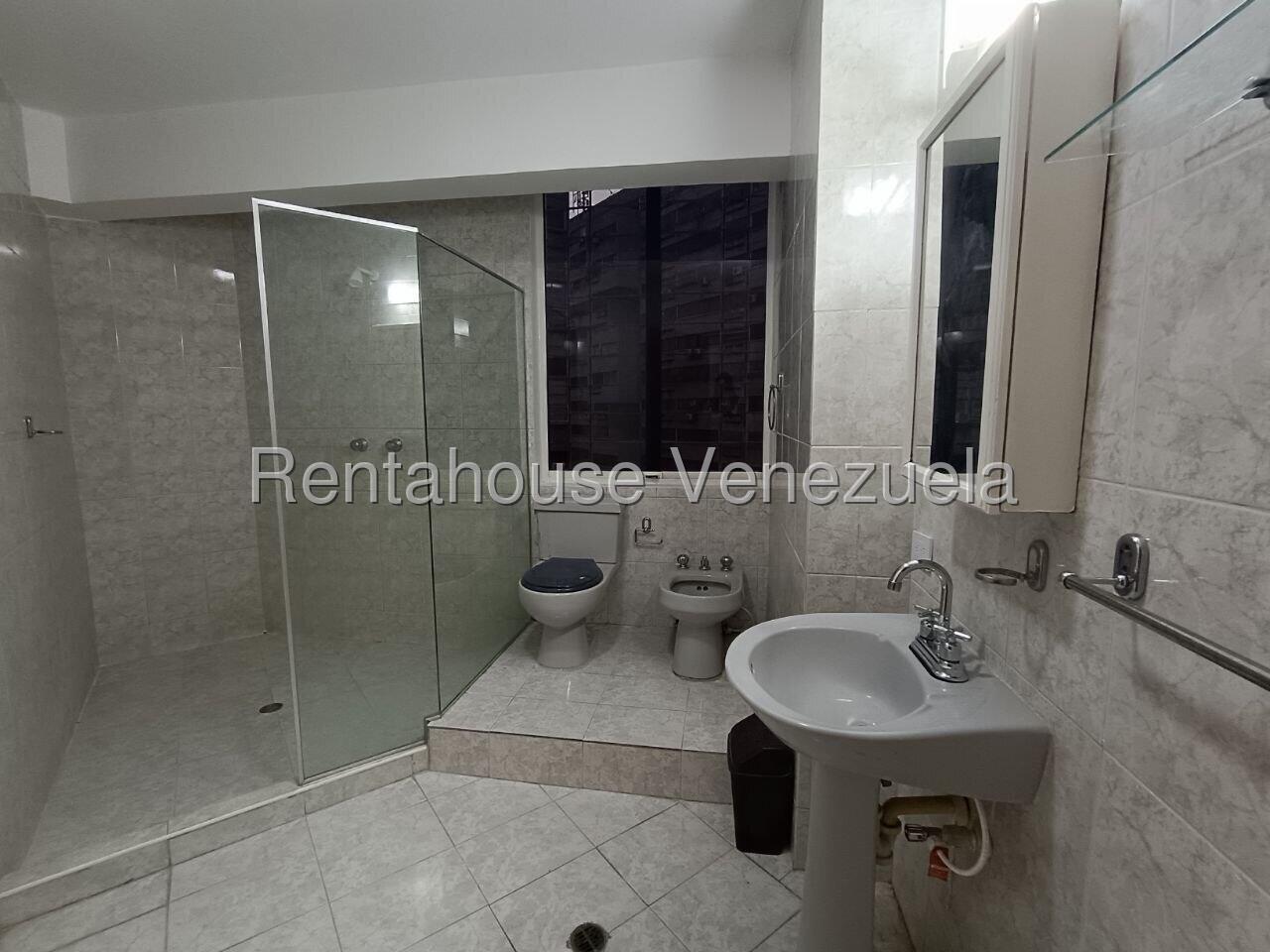 Penthouse en alquiler frente al centro comercial Sambil en Naguanagua Carabobo con Planta Electrica y Pozo de Agua Penthouse 