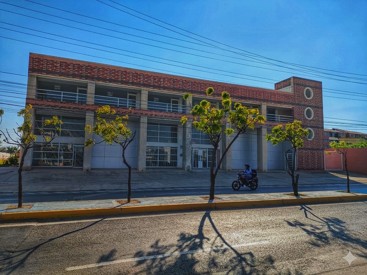 INMOBILIARIA FARRO ALQUILA LOCALES EDIFICIO DON ENRIQUE 