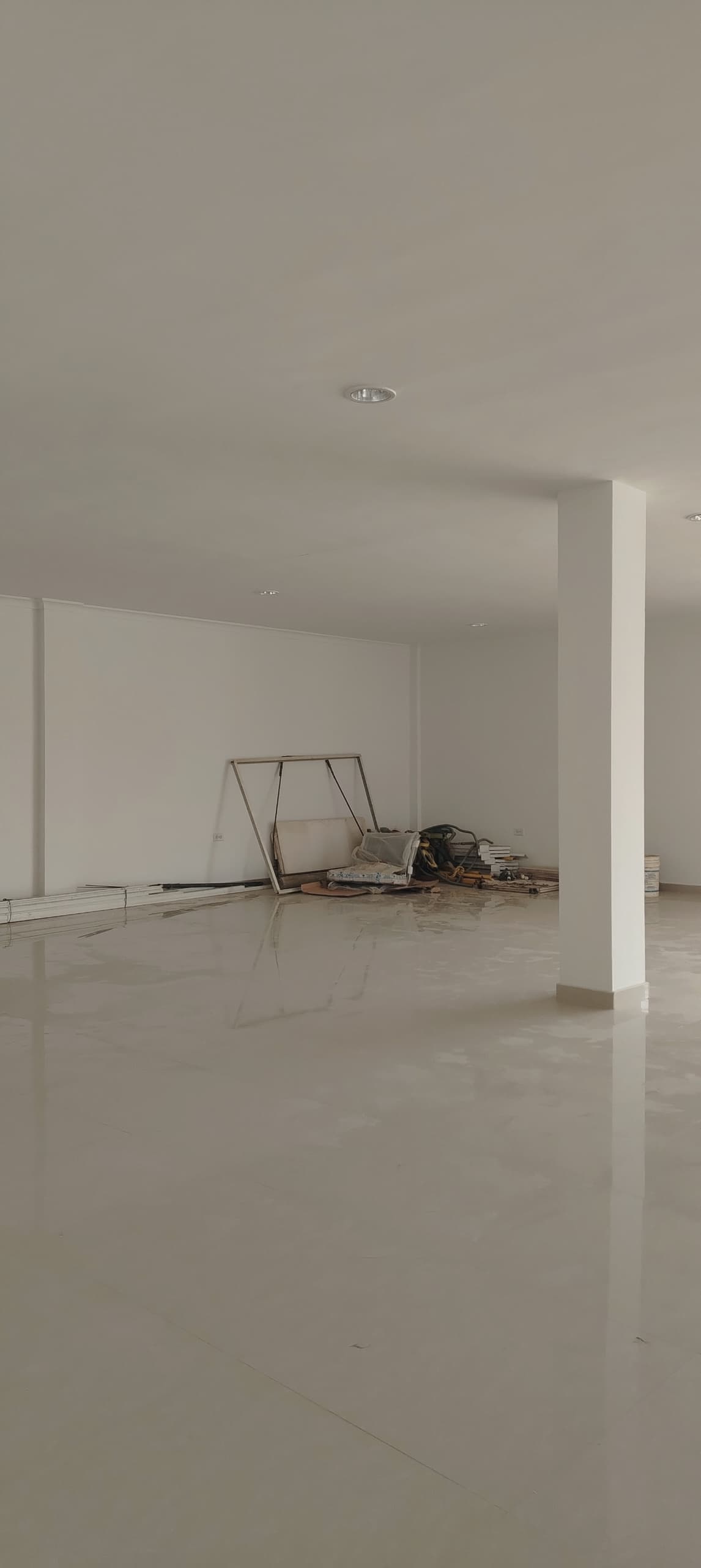 INMOBILIARIA FARRO ALQUILA LOCALES EDIFICIO DON ENRIQUE 