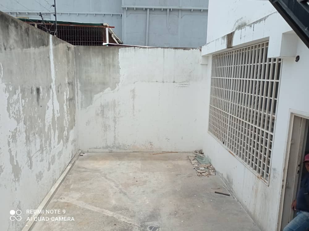 INMOBILIARIA FARRO ALQUILA LOCAL ZONA CENTRO 