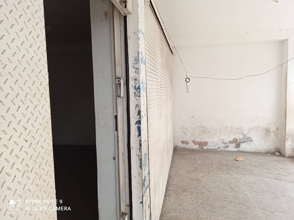 INMOBILIARIA FARRO ALQUILA LOCAL ZONA CENTRO 