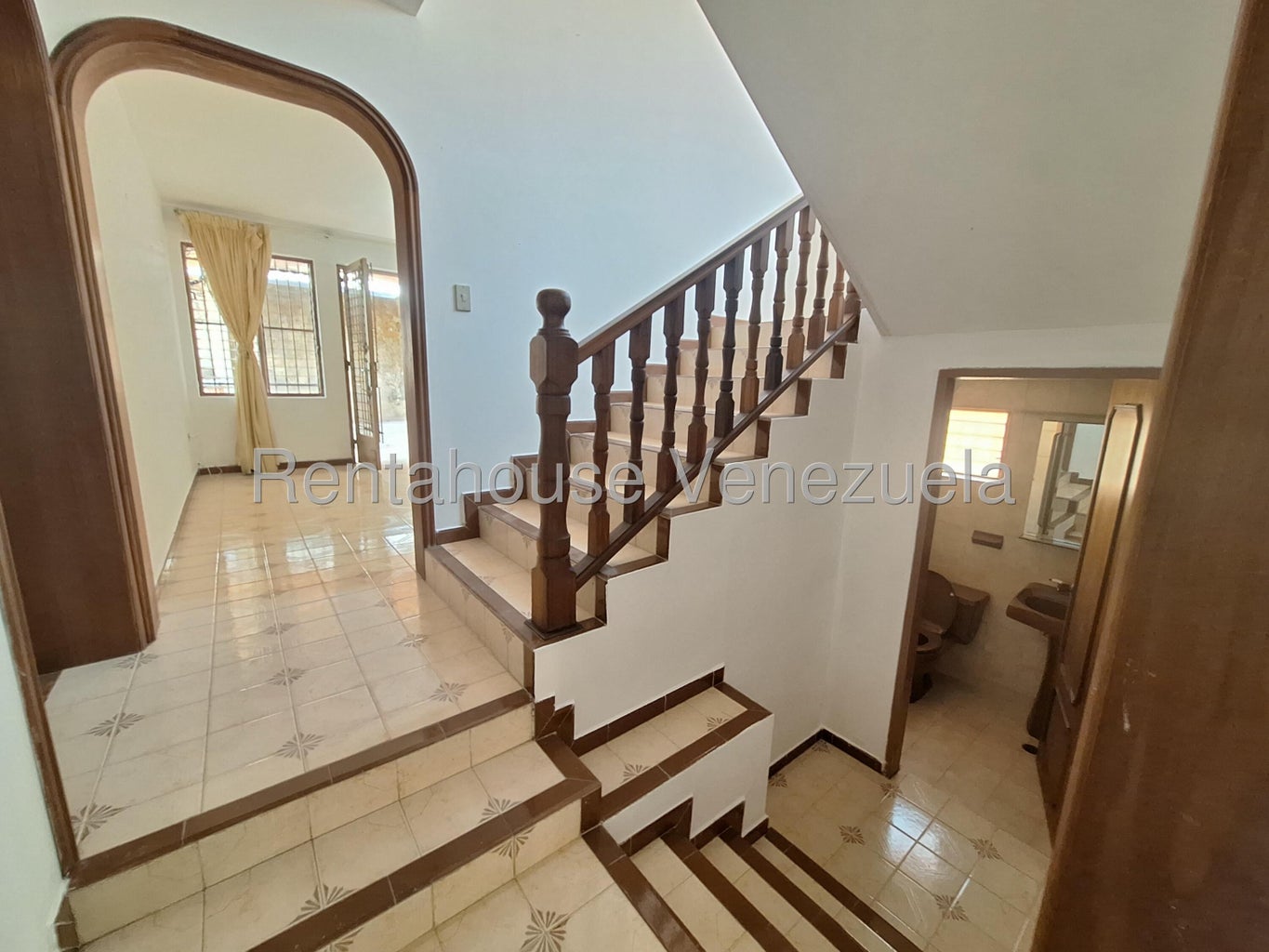 Casa en venta con planta electrica ubicada en prebo valencia 22-10437