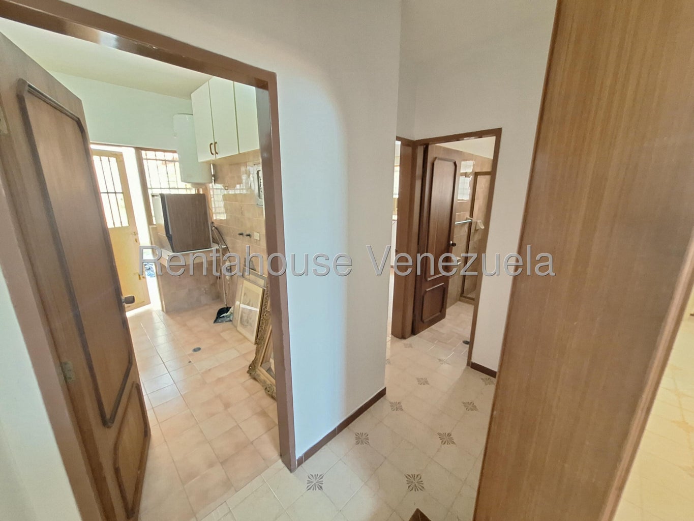 Casa en venta con planta electrica ubicada en prebo valencia 22-10437