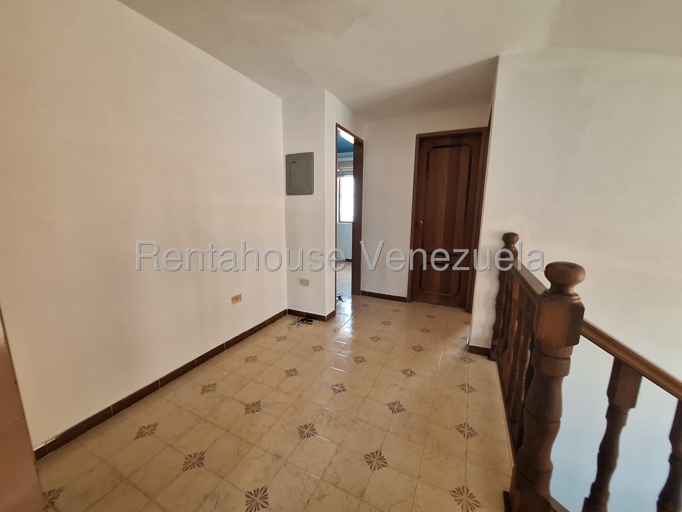 Casa en venta con planta electrica ubicada en prebo valencia 22-10437