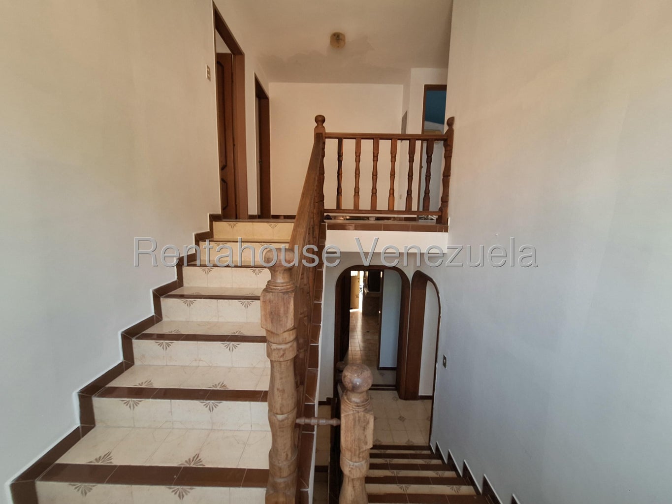 Casa en venta con planta electrica ubicada en prebo valencia 22-10437