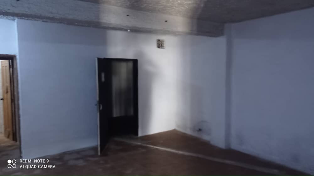 INMOBILIARIA FARRO VENDE/ALQUILA LOCAL COMERCIAL CALLE CHIMBORAZO