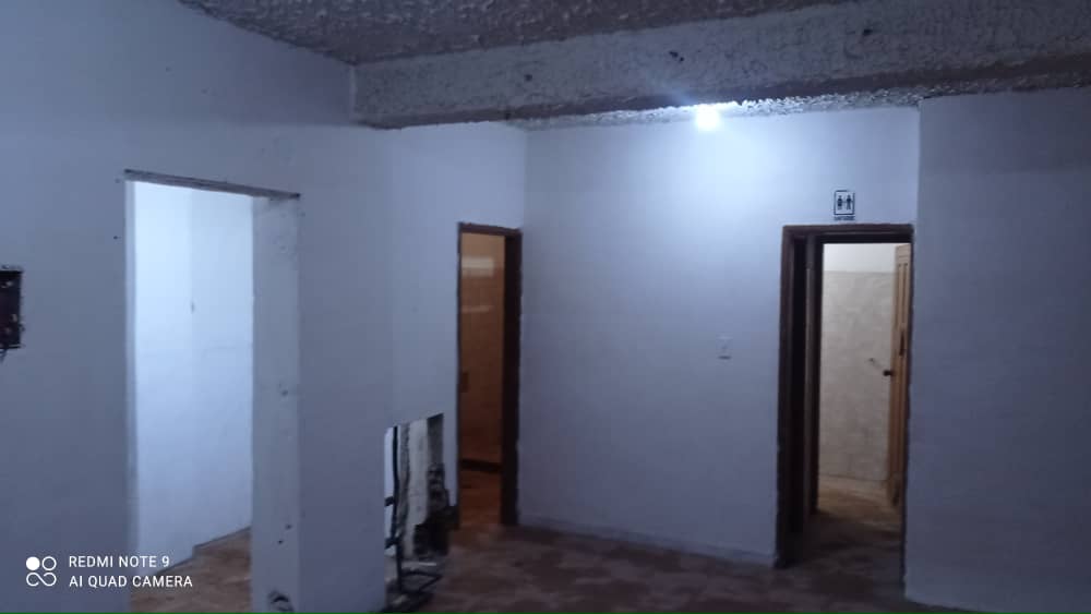 INMOBILIARIA FARRO VENDE/ALQUILA LOCAL COMERCIAL CALLE CHIMBORAZO