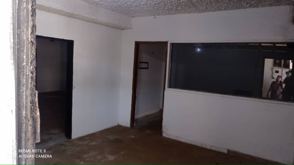 INMOBILIARIA FARRO VENDE/ALQUILA LOCAL COMERCIAL CALLE CHIMBORAZO