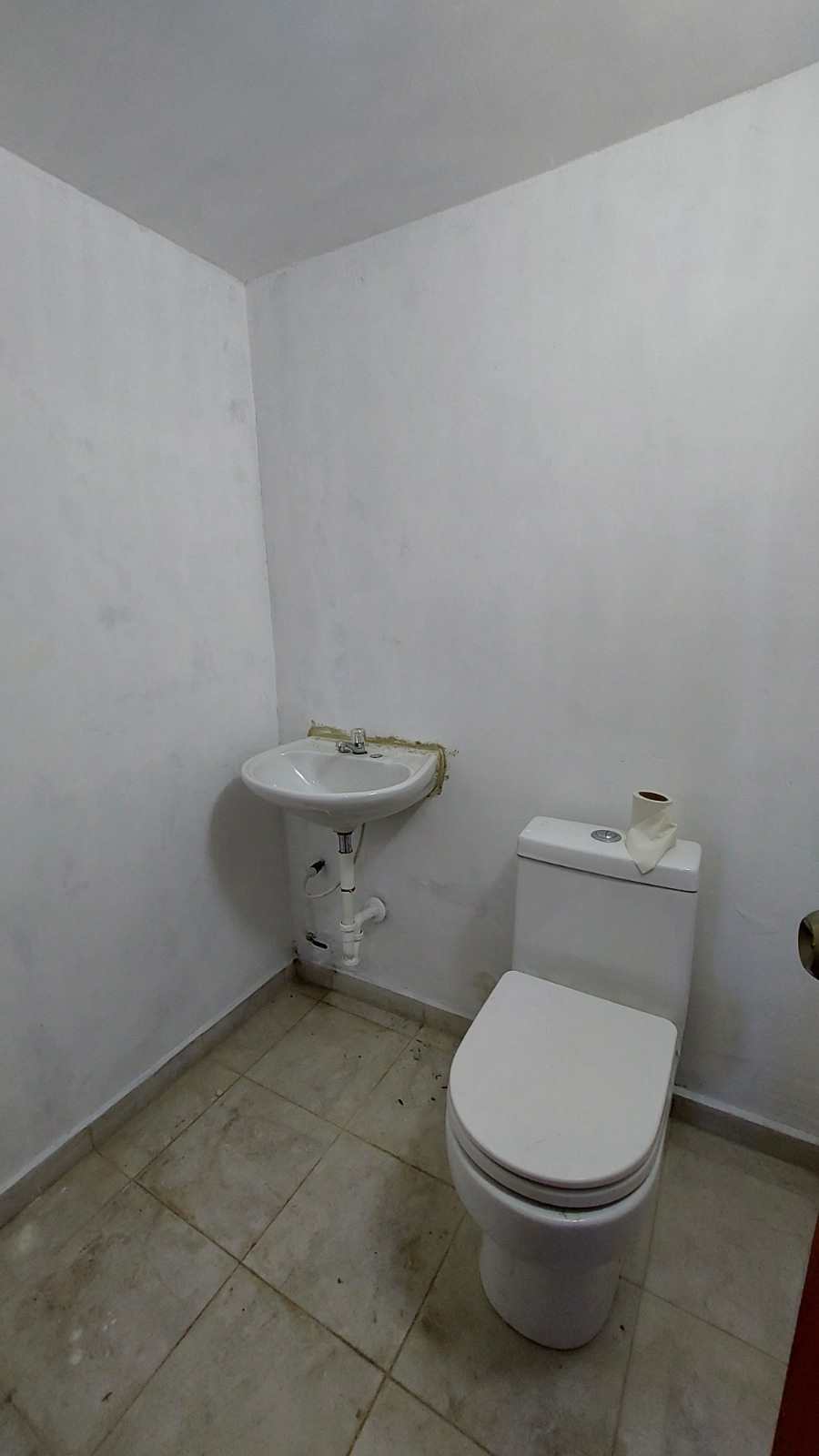 INMOBILIARIA FARRO VENDE 4 LOCALES TIPURO