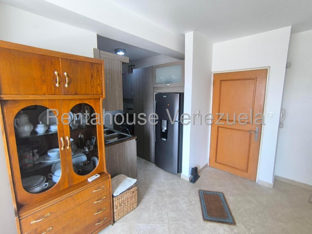 En el parral apartamento en venta ubicado en Valencia codigo 25-17137 ELOISA MEJIA 