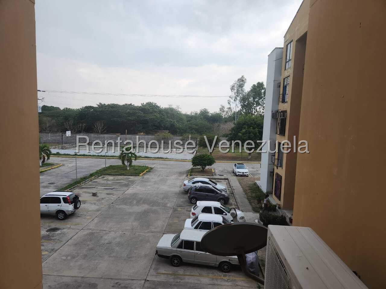Acogedor apartamento equipado y semi amoblado en urbanización Paraparal, Parque Residencial RIO CINARUCO. Listo para hacerlo tu hogar ideal.