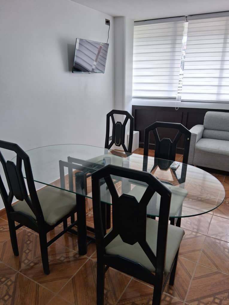 ALQUILO  APARTAMENTO EN PARQUE CENTRAL 