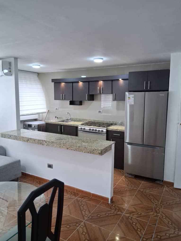 ALQUILO  APARTAMENTO EN PARQUE CENTRAL 