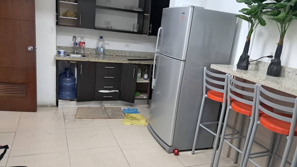 ALQUILO OFICINA MACARACUAY