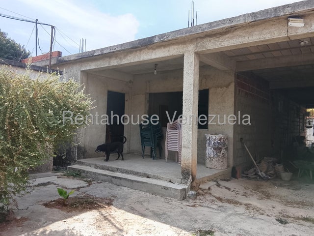 26-18700 CASA EN VENTA EN OBRA GRIS EN SANTA ANA NAGUANAGUA