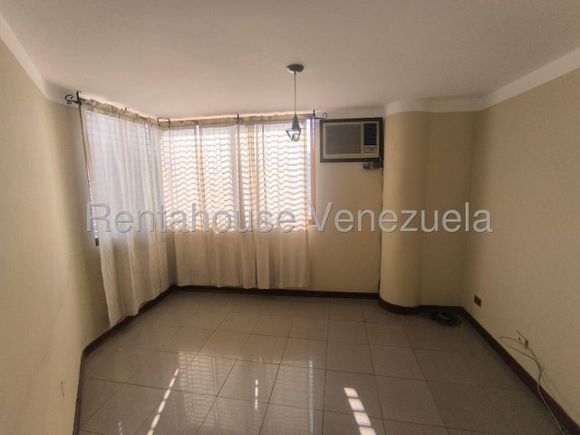 En el Bosque Apartamento con planta electrica en venta Ubicado en Valencia Carabobo Codigo 24-24518 ELOISA MEJIA