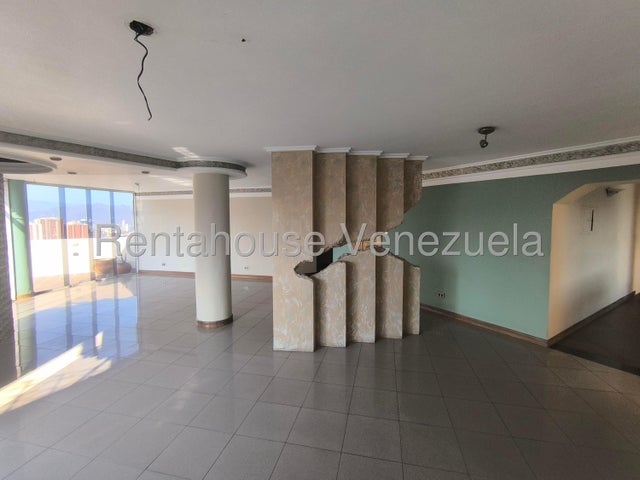 En el Bosque Apartamento con planta electrica en venta Ubicado en Valencia Carabobo Codigo 24-24518 ELOISA MEJIA