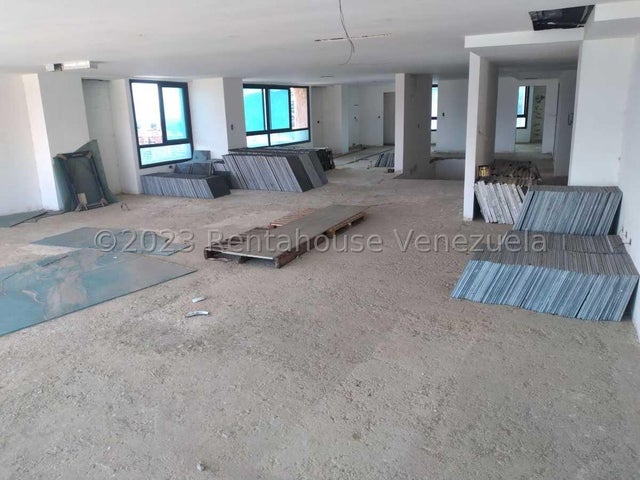 PENT-HOUSE con Pozo y planta electrica en venta ubicado en valle blanco carabobo codigo 23-23830 ELOISA MEJIA