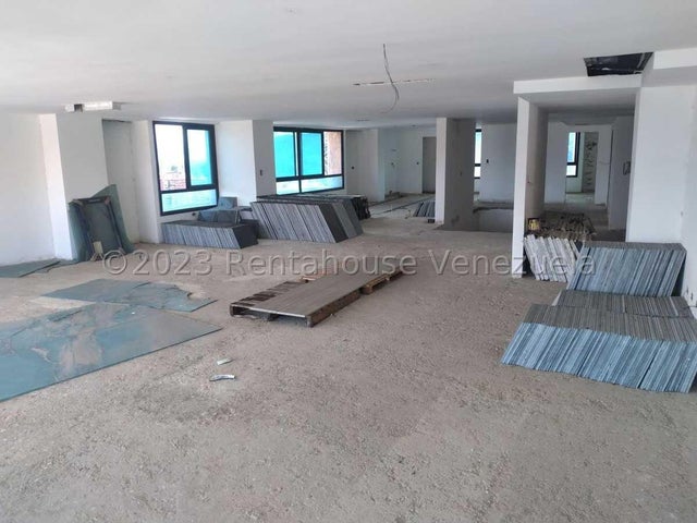 PENT-HOUSE con Pozo y planta electrica en venta ubicado en valle blanco carabobo codigo 23-23830 ELOISA MEJIA