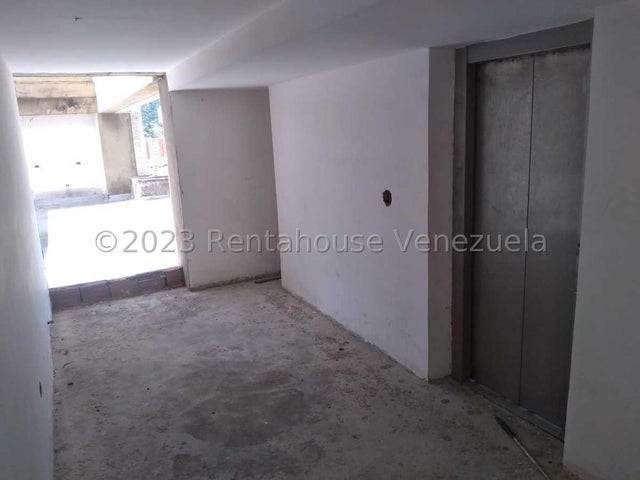 PENT-HOUSE con Pozo y planta electrica en venta ubicado en valle blanco carabobo codigo 23-23830 ELOISA MEJIA