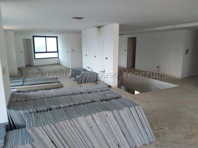 PENT-HOUSE con Pozo y planta electrica en venta ubicado en valle blanco carabobo codigo 23-23830 ELOISA MEJIA