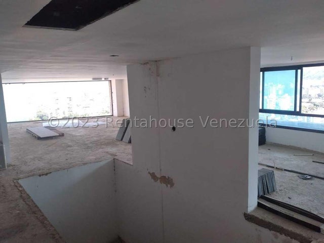 PENT-HOUSE con Pozo y planta electrica en venta ubicado en valle blanco carabobo codigo 23-23830 ELOISA MEJIA