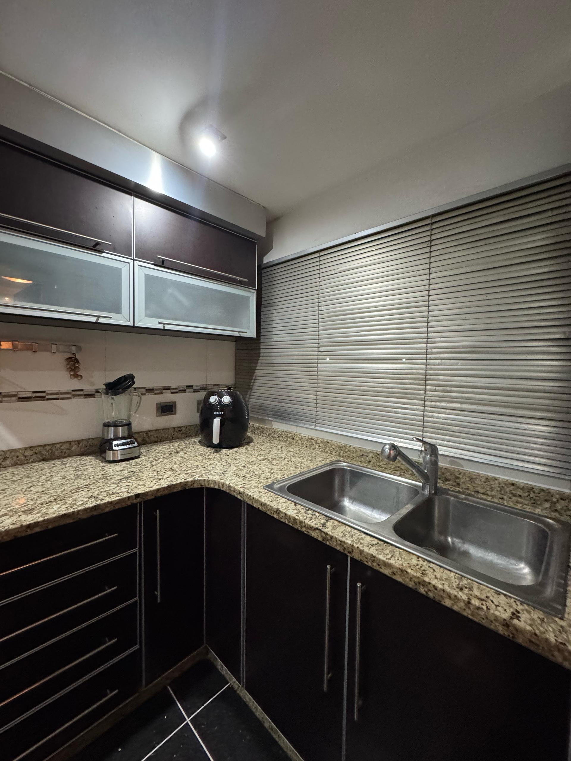 ALQUILO APARTAMENTO EN ALTAMIRA