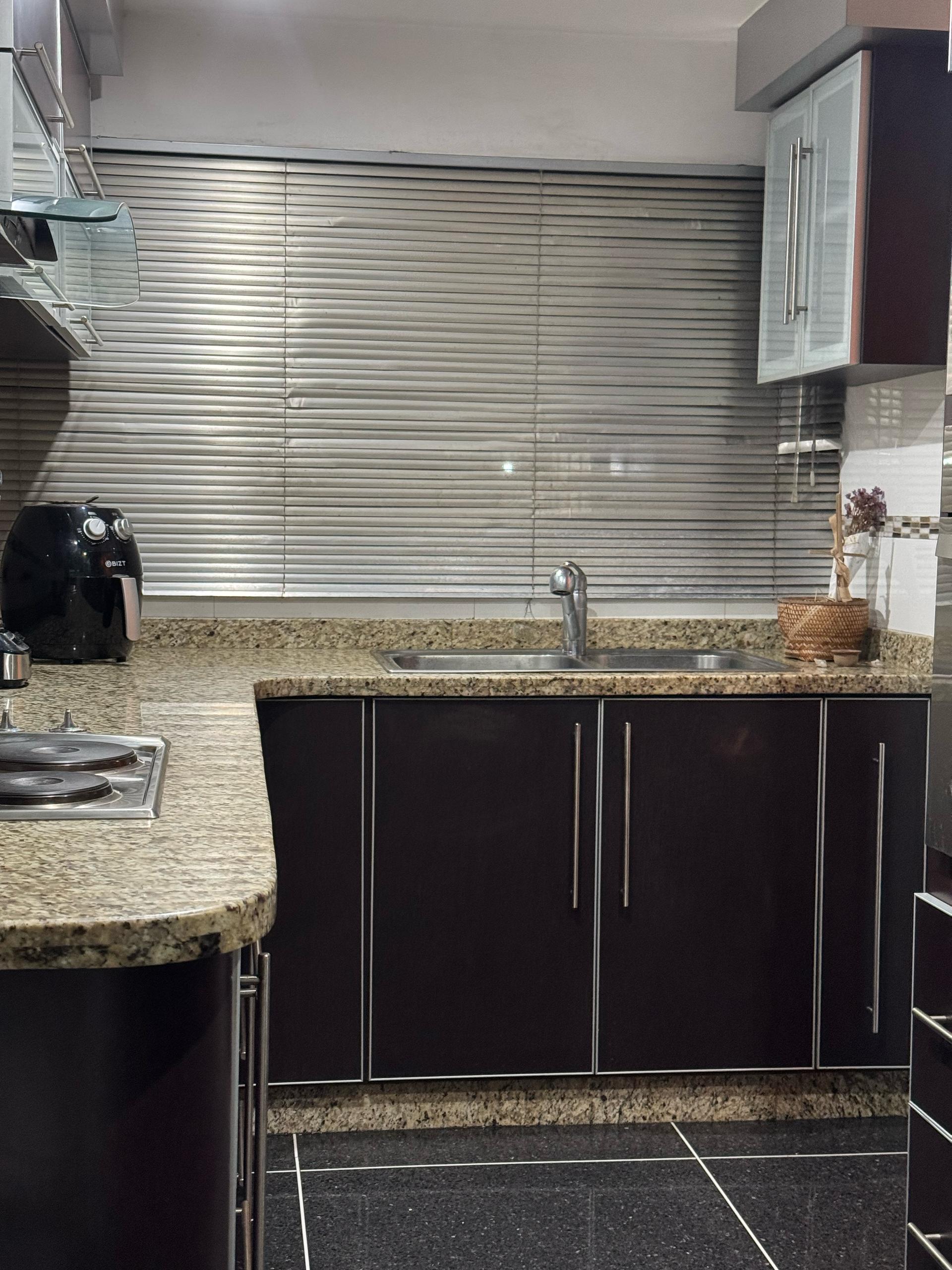 ALQUILO APARTAMENTO EN ALTAMIRA