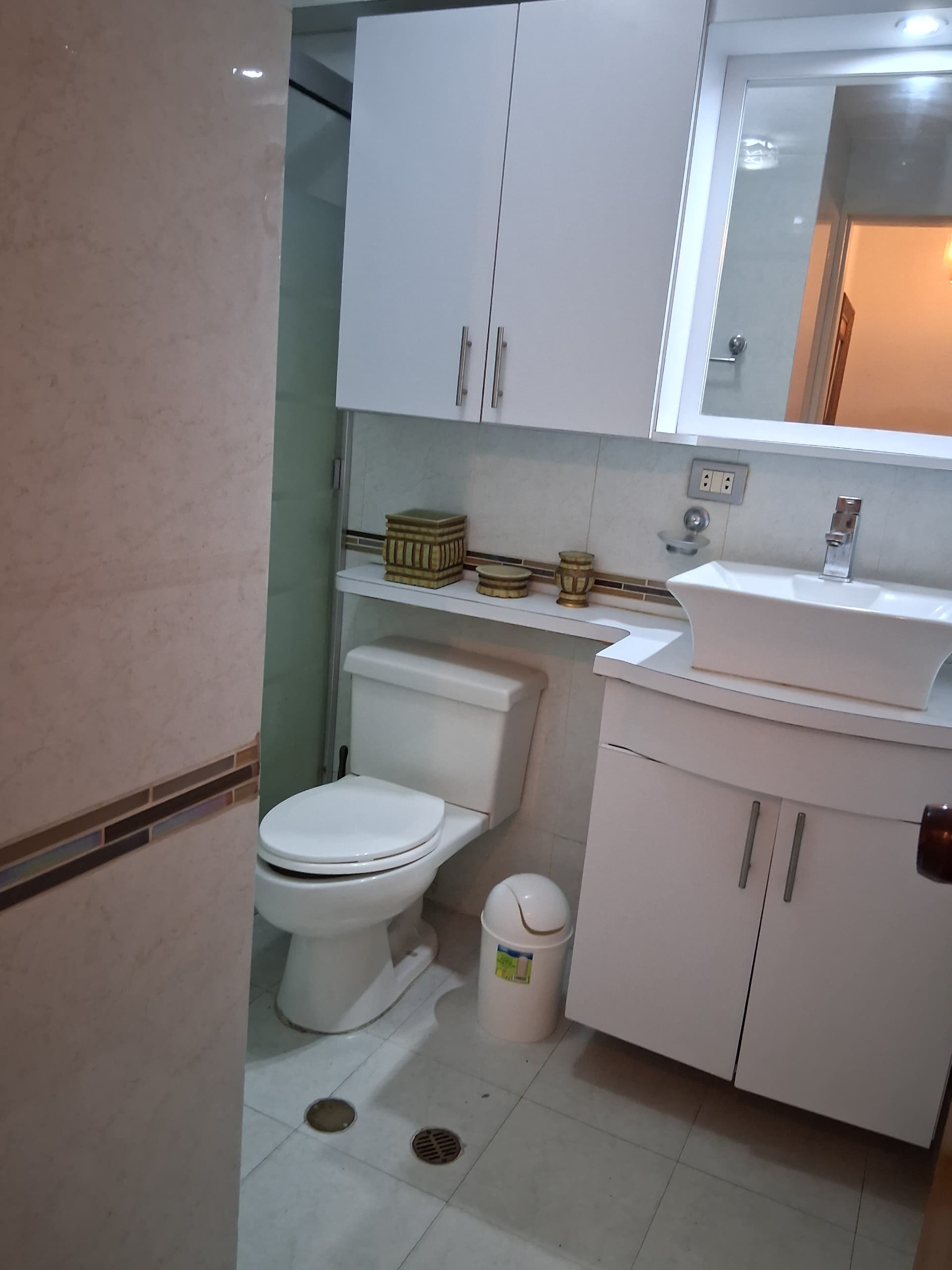 ALQUILO APARTAMENTO EN RESD. SOLANO
