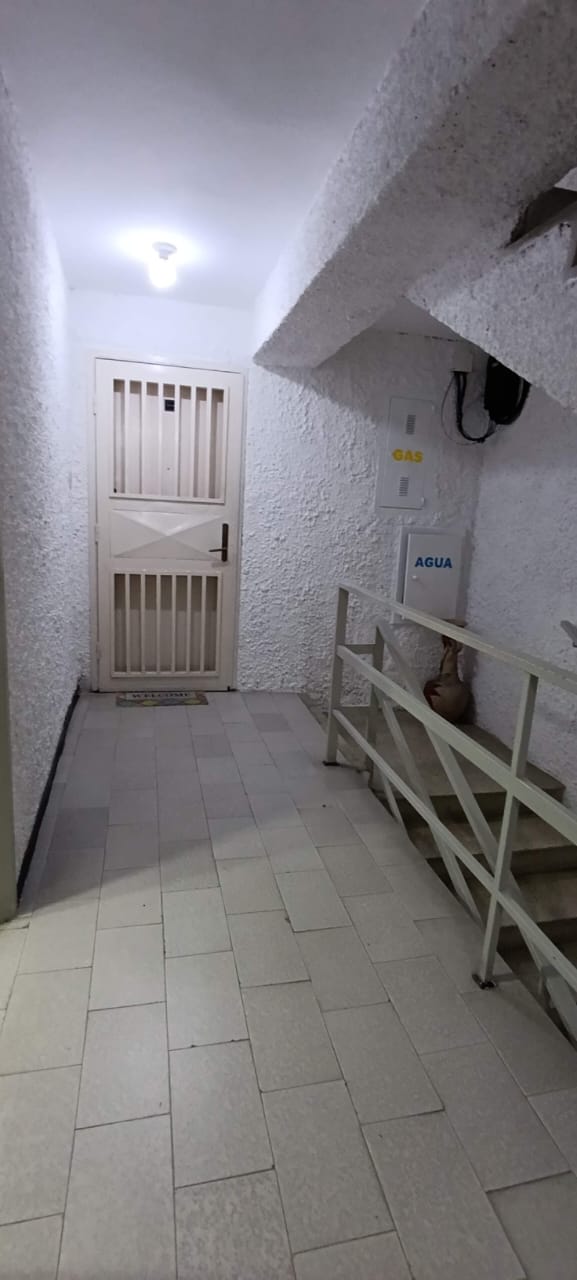 ALQUILO APARTAMENTO EN LA URBINA