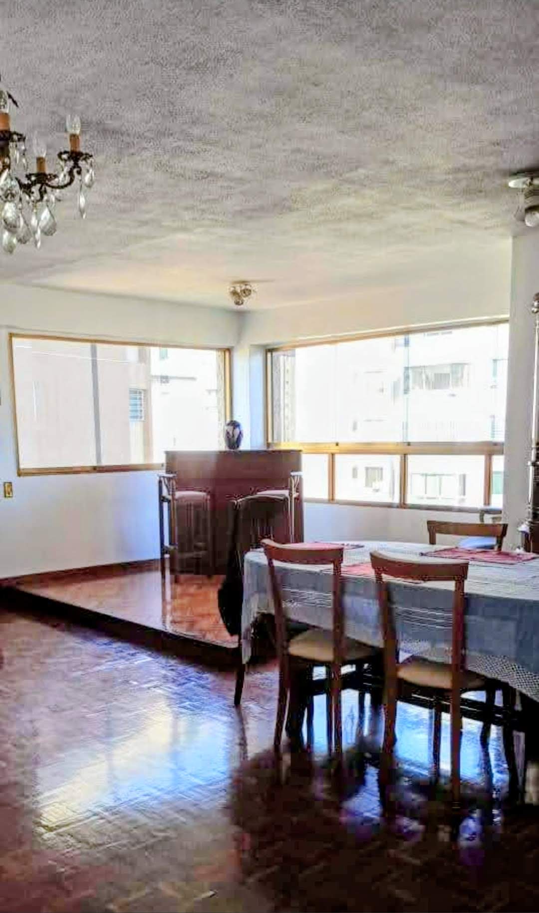 ALQUILO APARTAMENTO EN LA URBINA