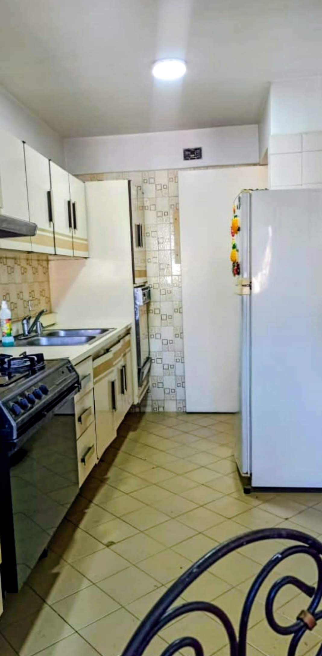 ALQUILO APARTAMENTO EN LA URBINA