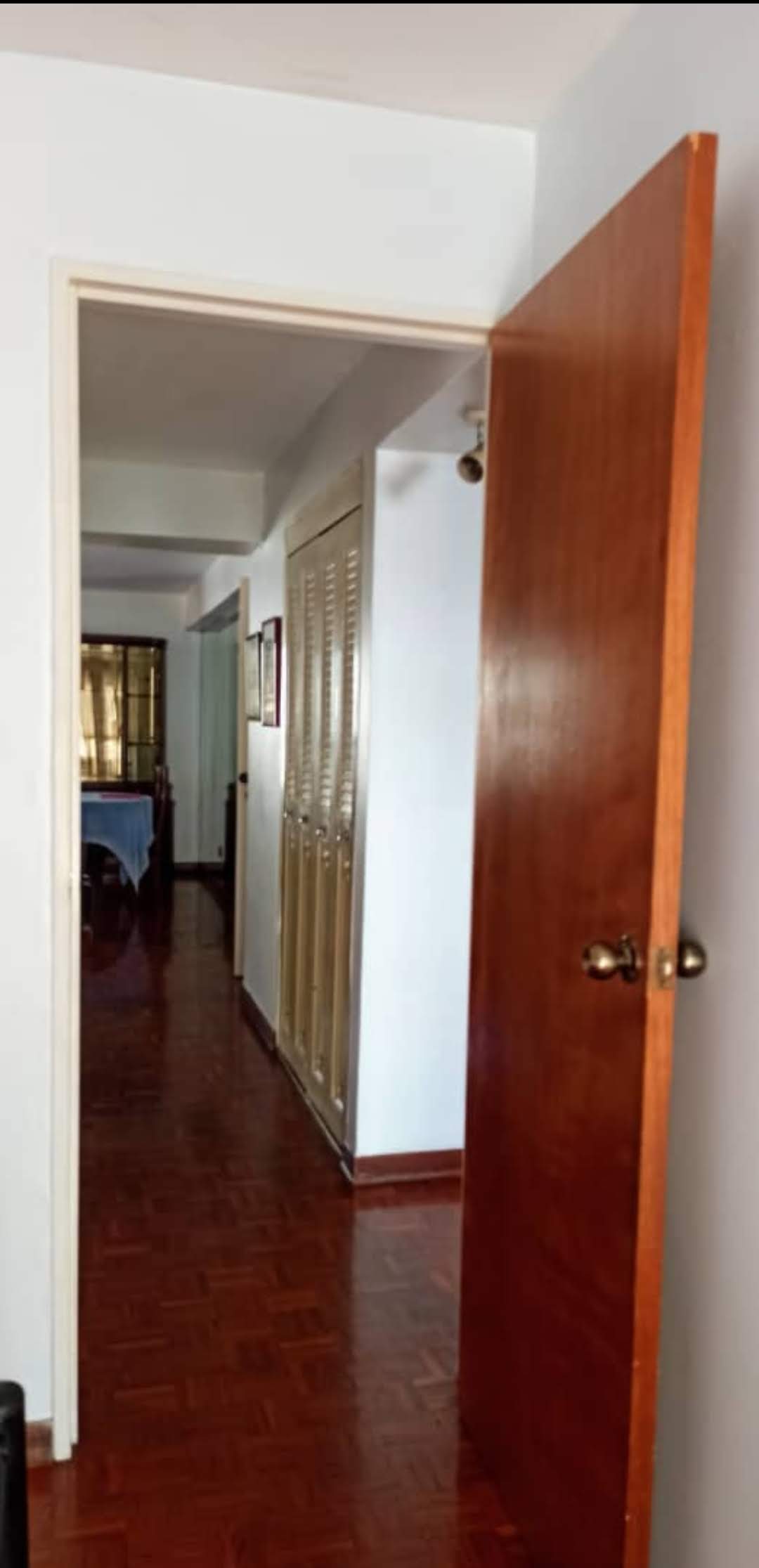 ALQUILO APARTAMENTO EN LA URBINA